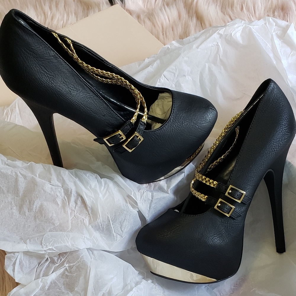 Black and gold platform heel